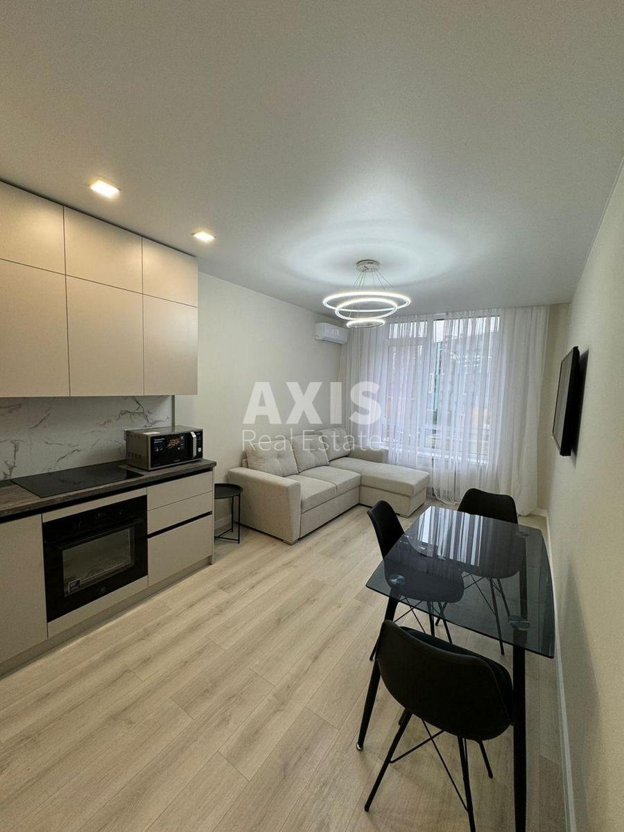 1k apartment bul. Ryl's'kogo Tadeja 1