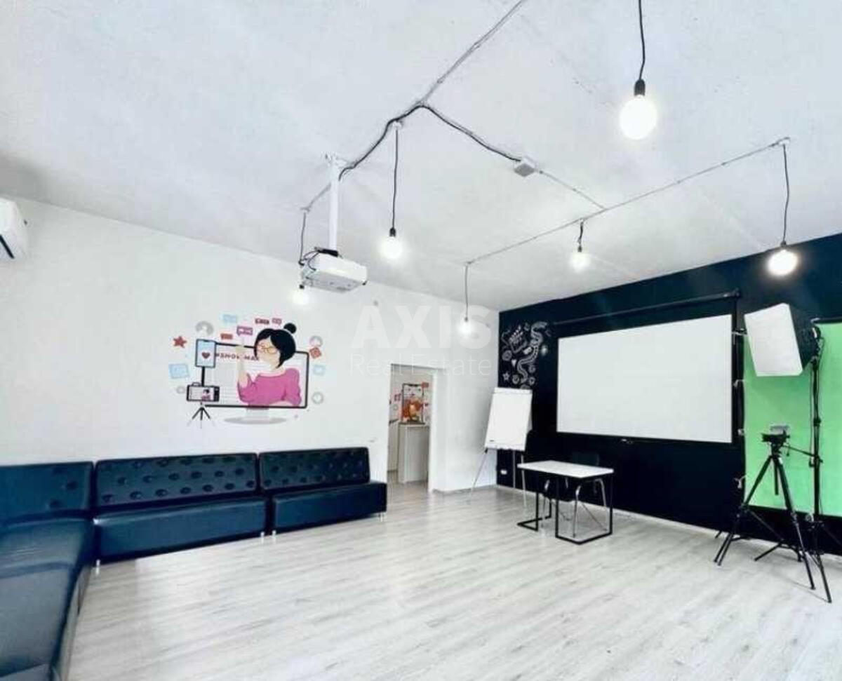 Office vul. Vozdvyzhens'ka 22, 155m20