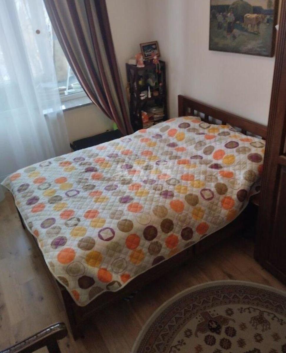 2k apartment vul. Myhajla Maksymovycha 32