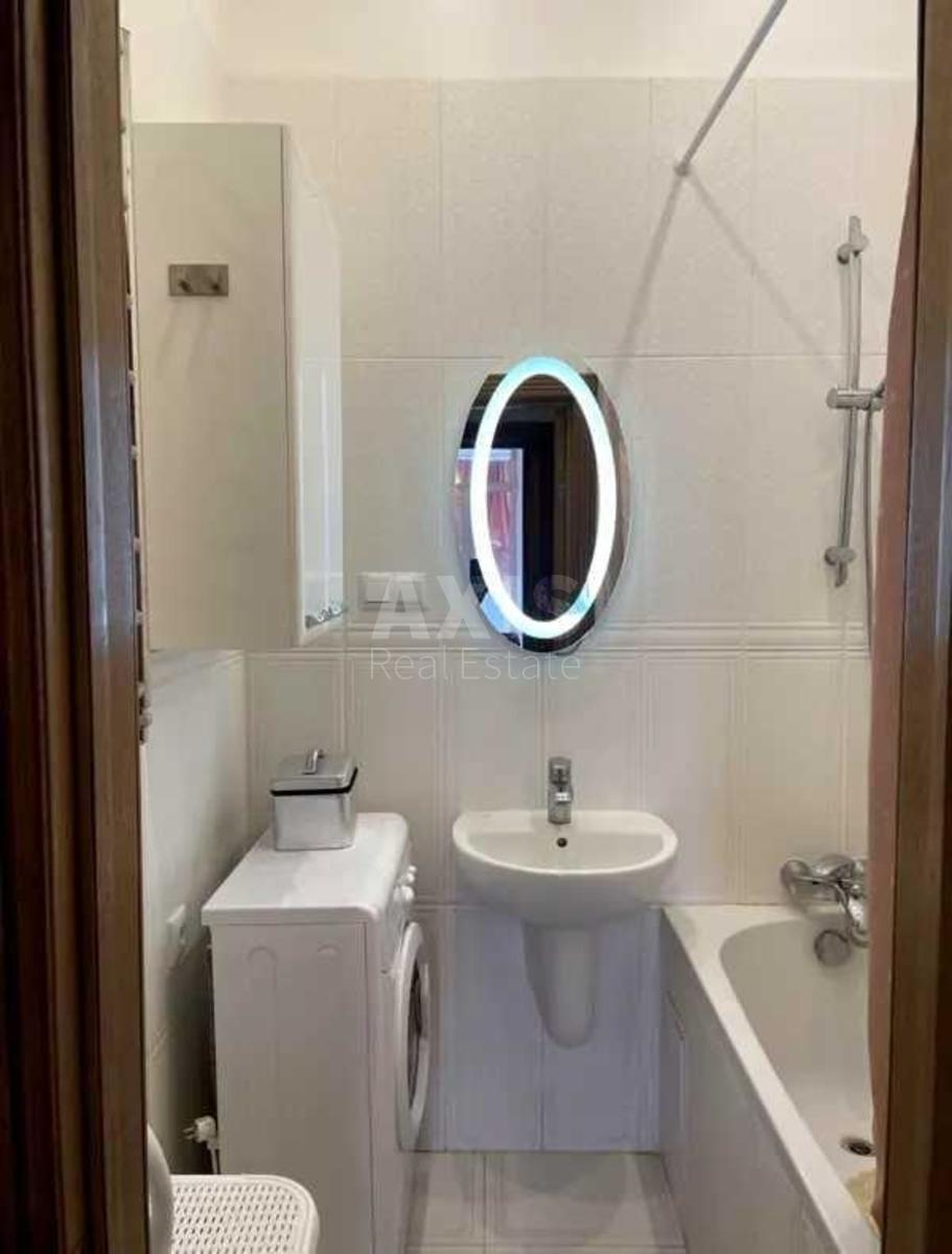 2k apartment vul. Volodymyrs'ka 795