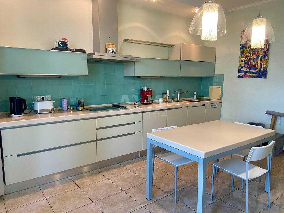 3k apartment vul. Jevgena Konoval'cja 36Б0
