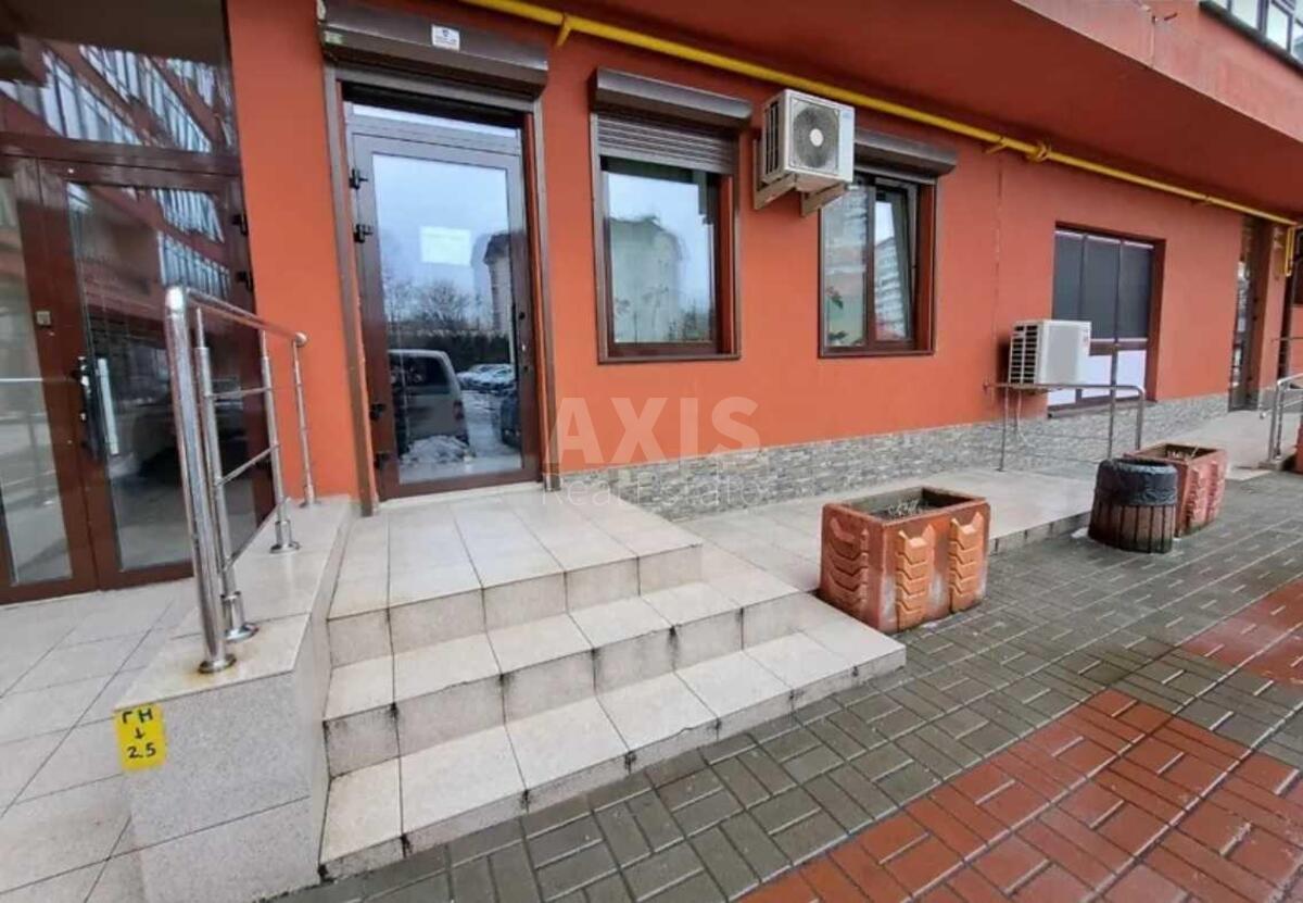 Офис ул. Академика Ефремова 8А, 32м260255