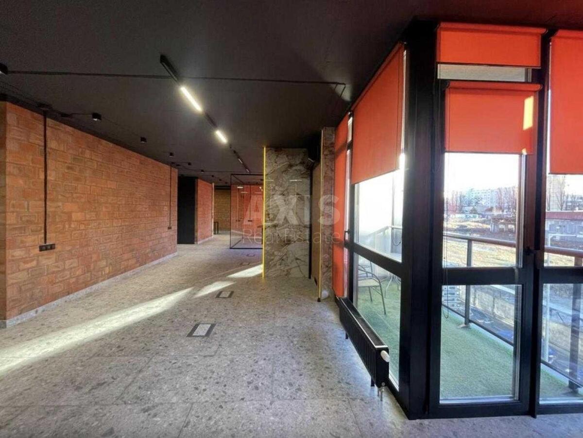 Office vul. Kudri Ivana 1, 300m2602723