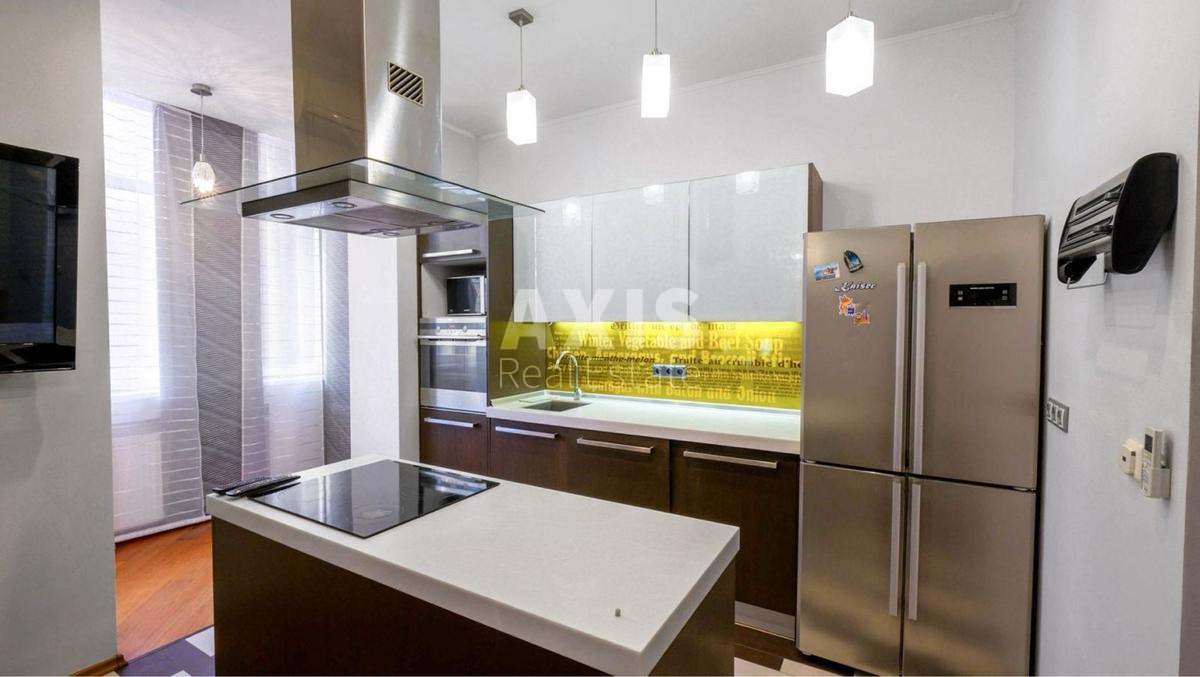 3k apartment vul. Jevgena Konoval'cja 329