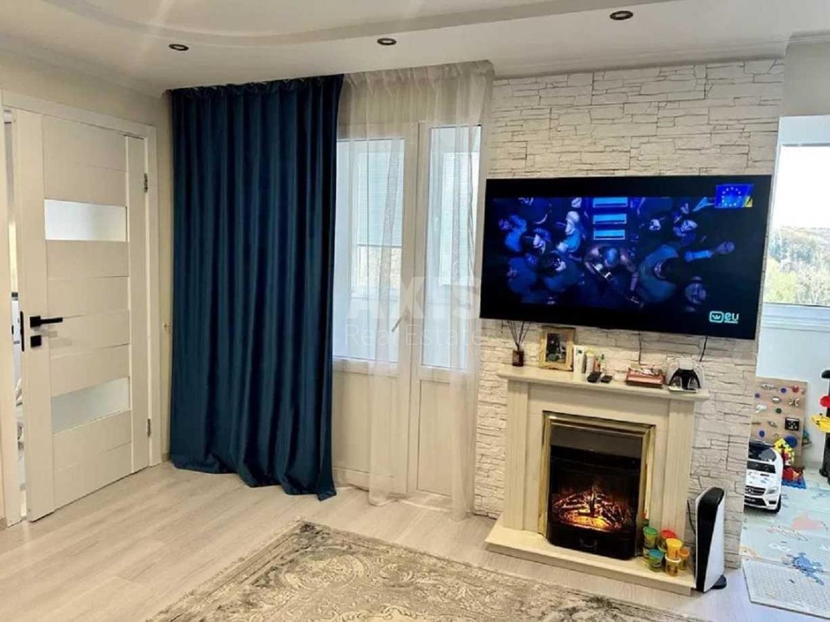 4k apartment vul. Kytai'vs'ka 14/16452701
