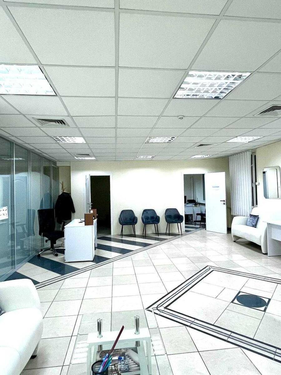 Office bul. Druzhby Narodiv 38, 103m23