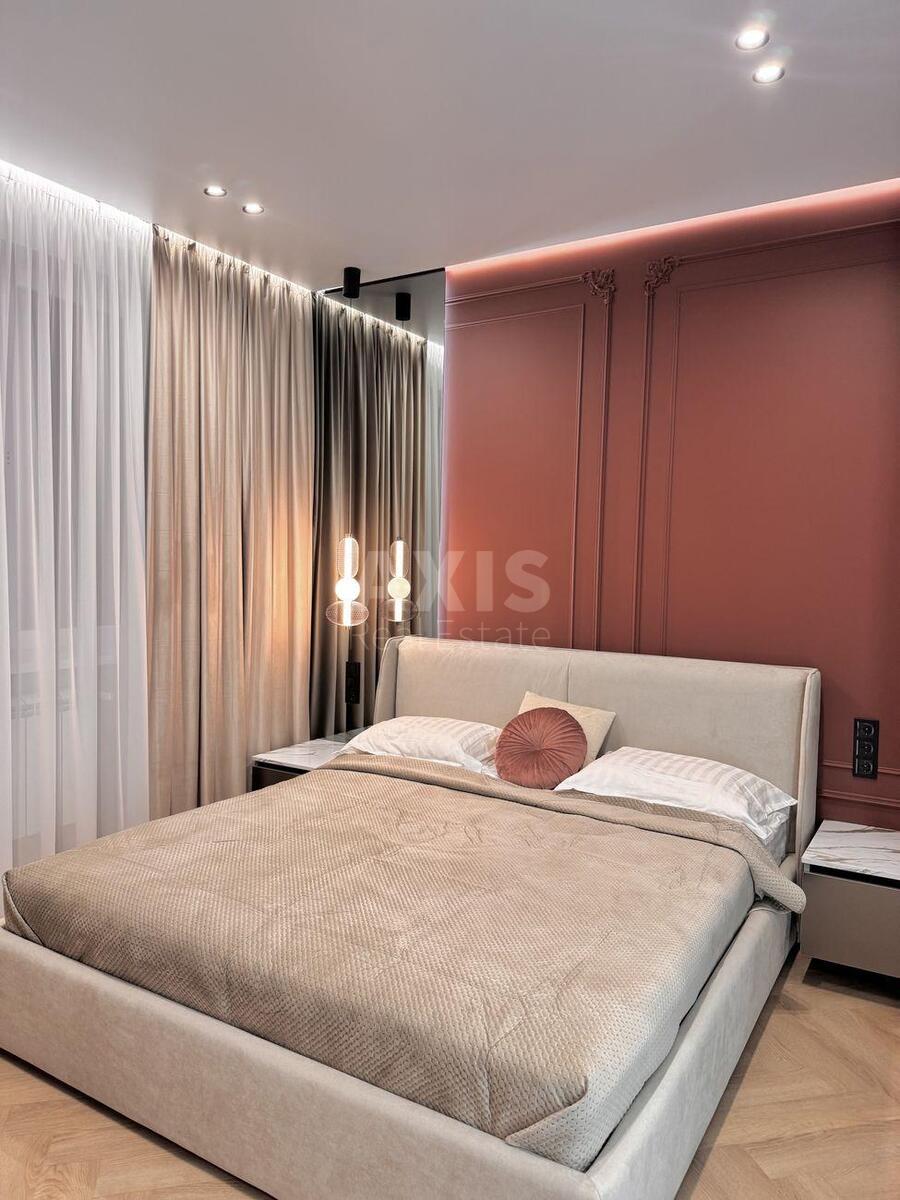 2k apartment vul. Dragomyrova Myhajla 20