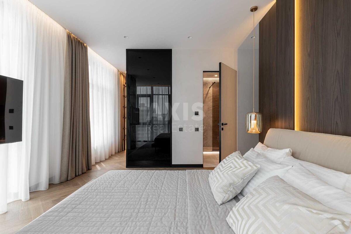 4k apartment vul. Dragomyrova Myhajla 187
