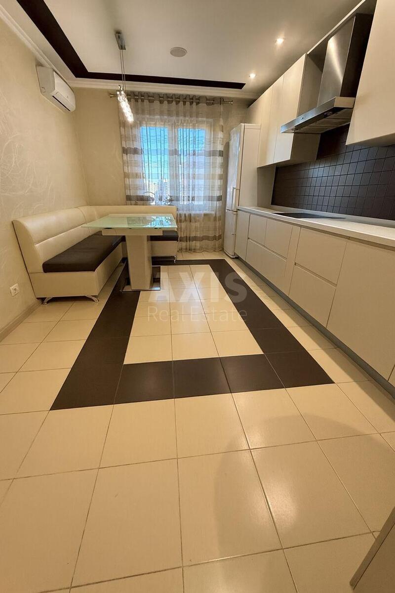 3k apartment vul. Urlivs'ka 36619720