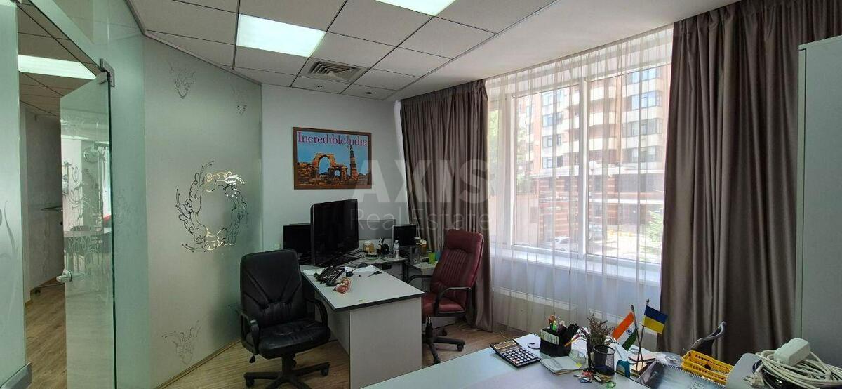 Office bul. Lesi Ukrai'nky 7Б, 200m2578594