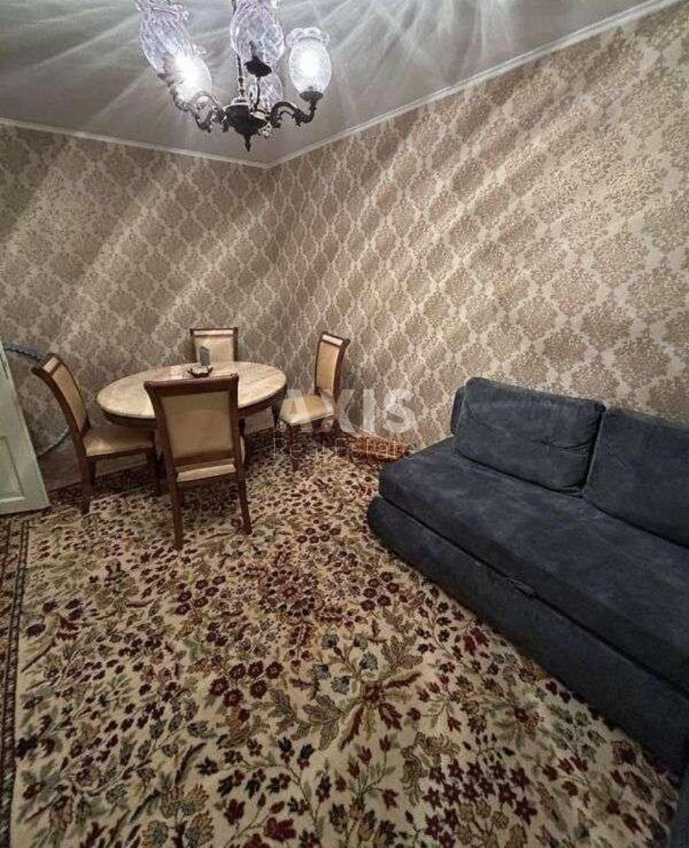 2к квартира ул. Краснова Николая 8