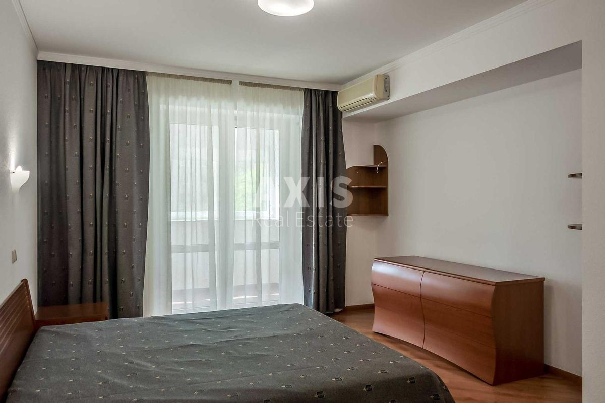 3k apartment vul. Dmytrivs'ka 458