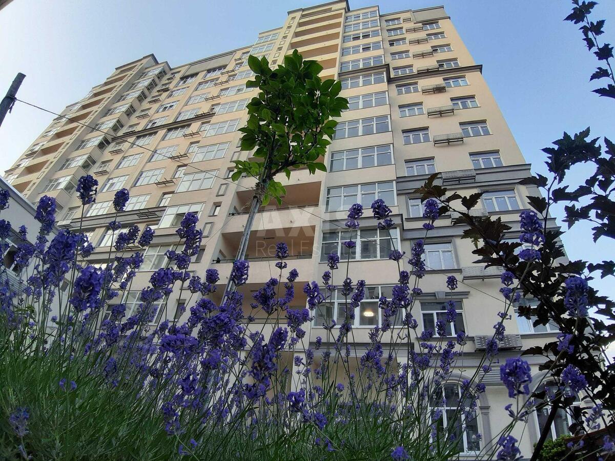 Office vul. Krakivs'ka 4Б, 183m2