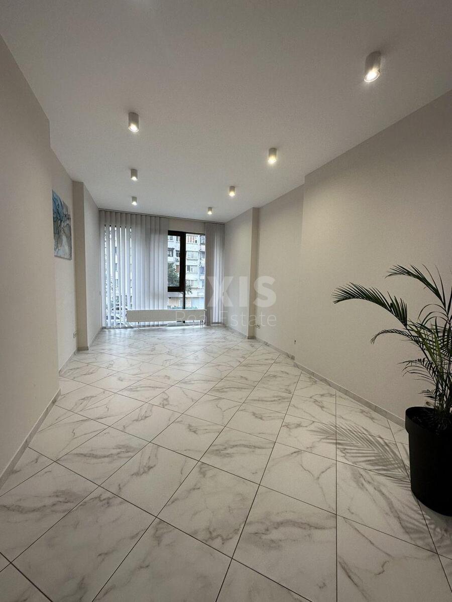 Office vul. Barbjusa Anri 28А, 100m21