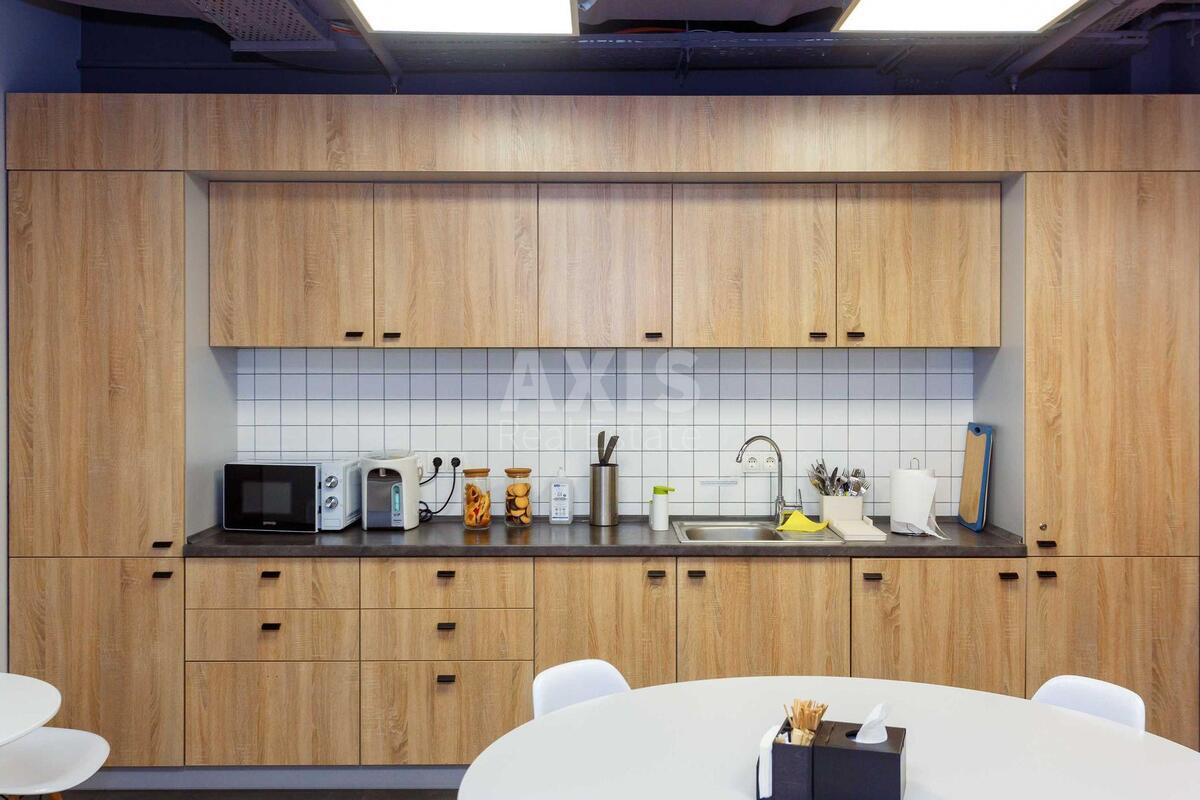 Office vul. Jaroslavs'ka 1/3, 460m28