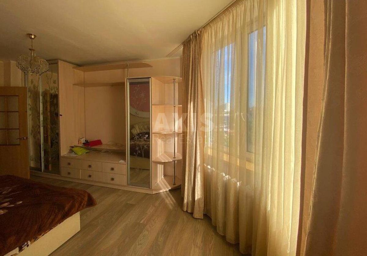 2k apartment vul. Oleny Pchilky 22