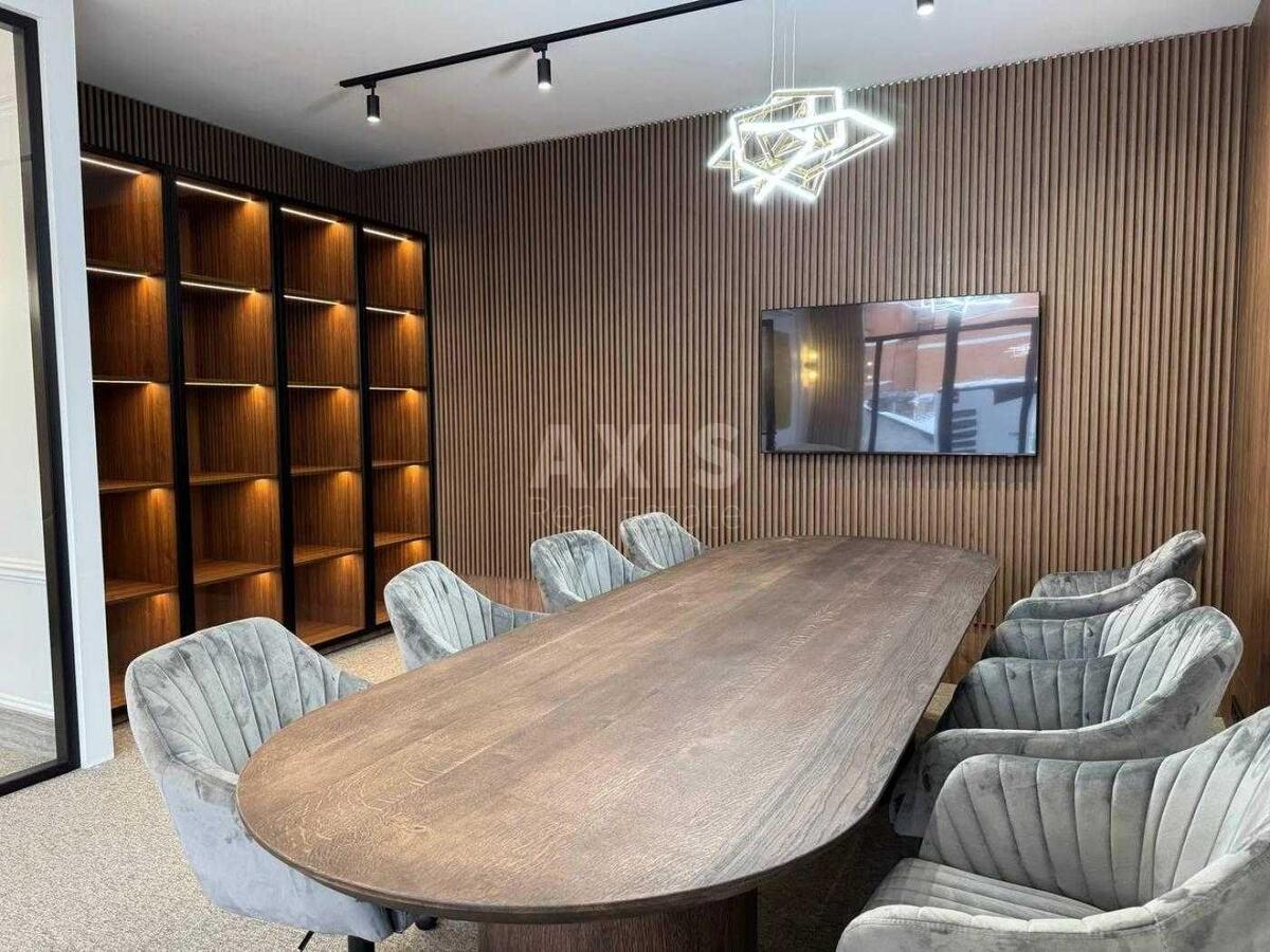 Office vul. Bul'varno-Kudrjavs'ka 15А, 180m25