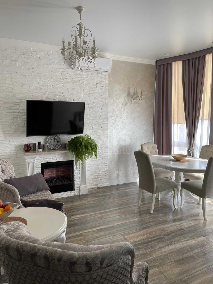 5k apartment vul. Demii'vs'ka 131
