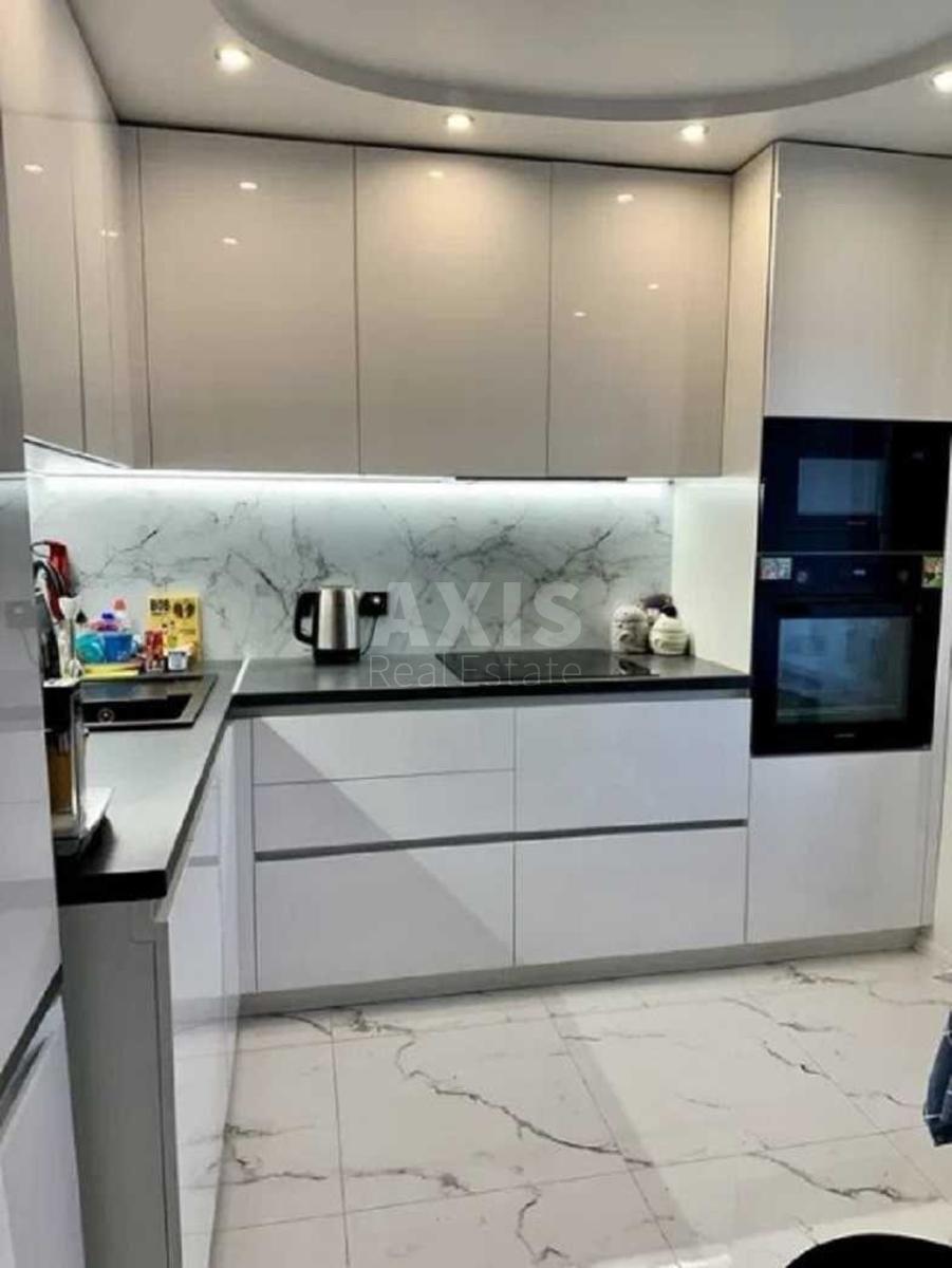 4k apartment vul. Kytai'vs'ka 14/1645270
