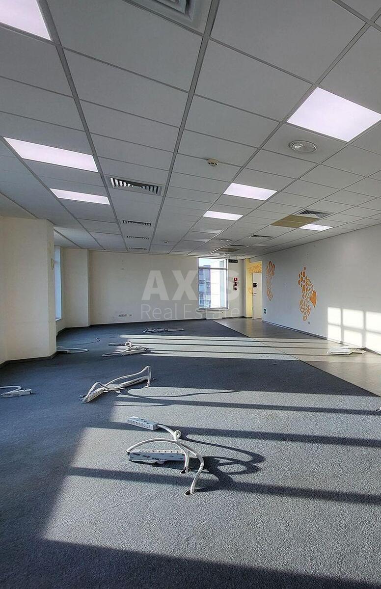 Office vul. Degtjarivs'ka 27Т, 618m2570741