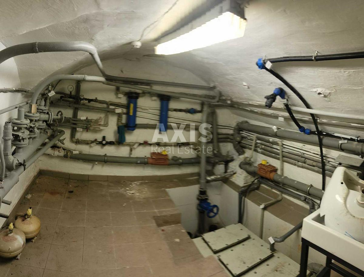 Service object vul. Hreshhatyk 18, 608m2387978