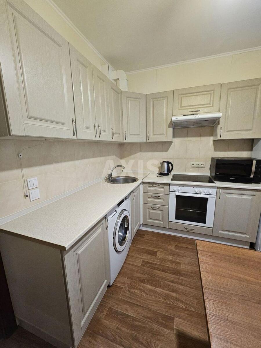 1k apartment vul. Revuc'kogo 42