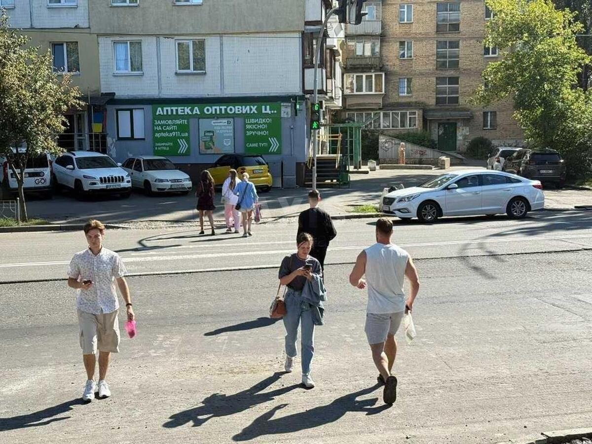Объект торговли ул. Соломенская 36, 55м2587070