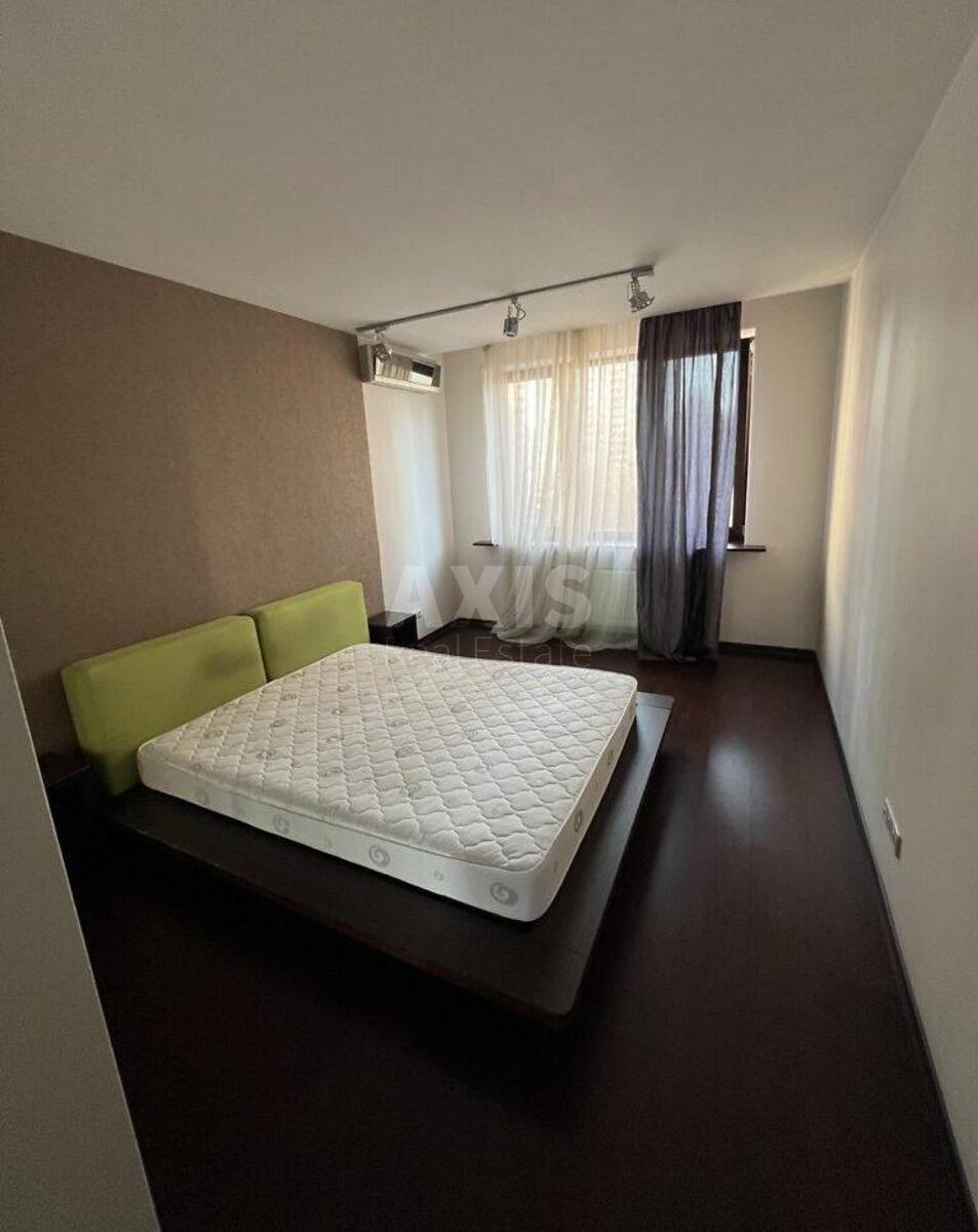 3k apartment vul. Saperno-Slobids'ka 106