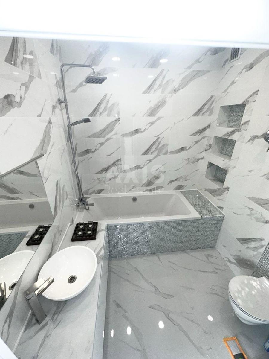 2k apartment vul. Buslivs'ka 122