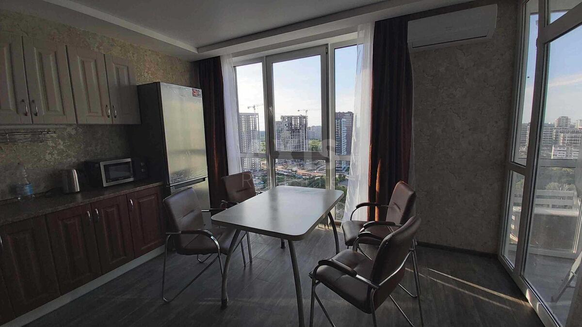 2k apartment vul. Pivnichno-Syrec'ka 101