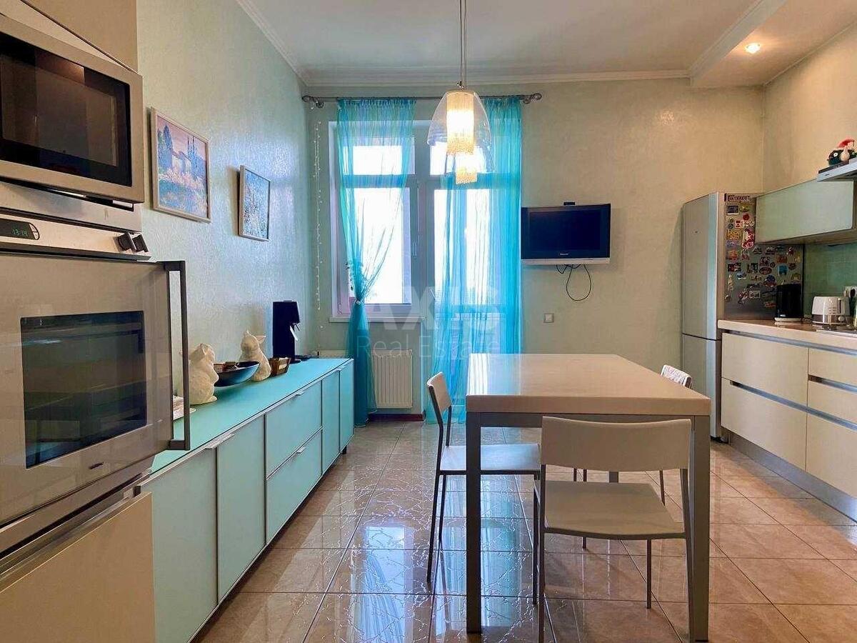 3k apartment vul. Jevgena Konoval'cja 36Б
