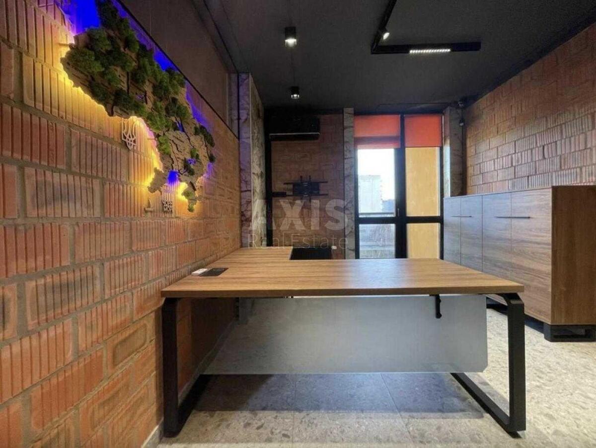 Office vul. Kudri Ivana 1, 300m2602722