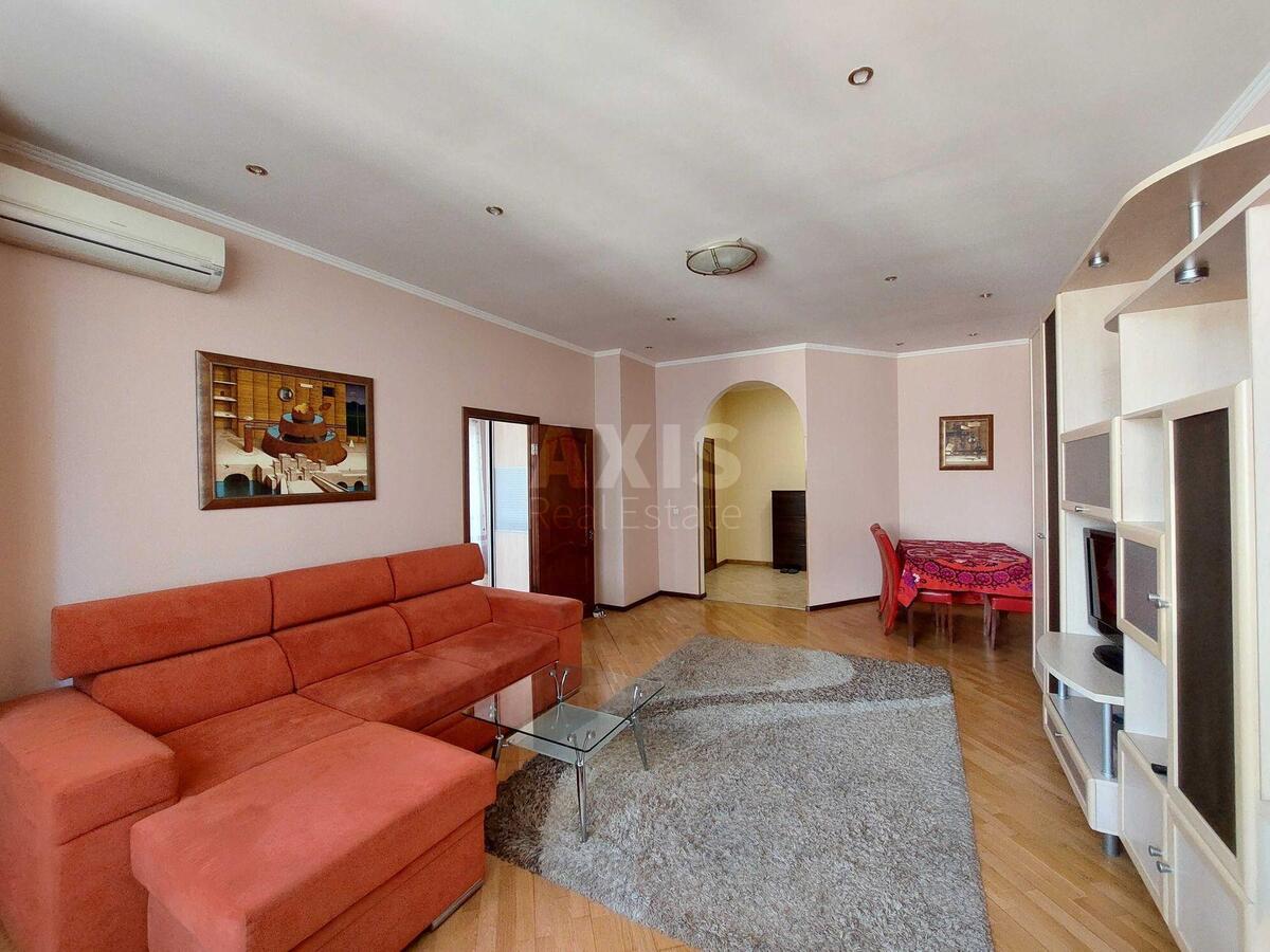 2k apartment vul. Saksagans'kogo 121