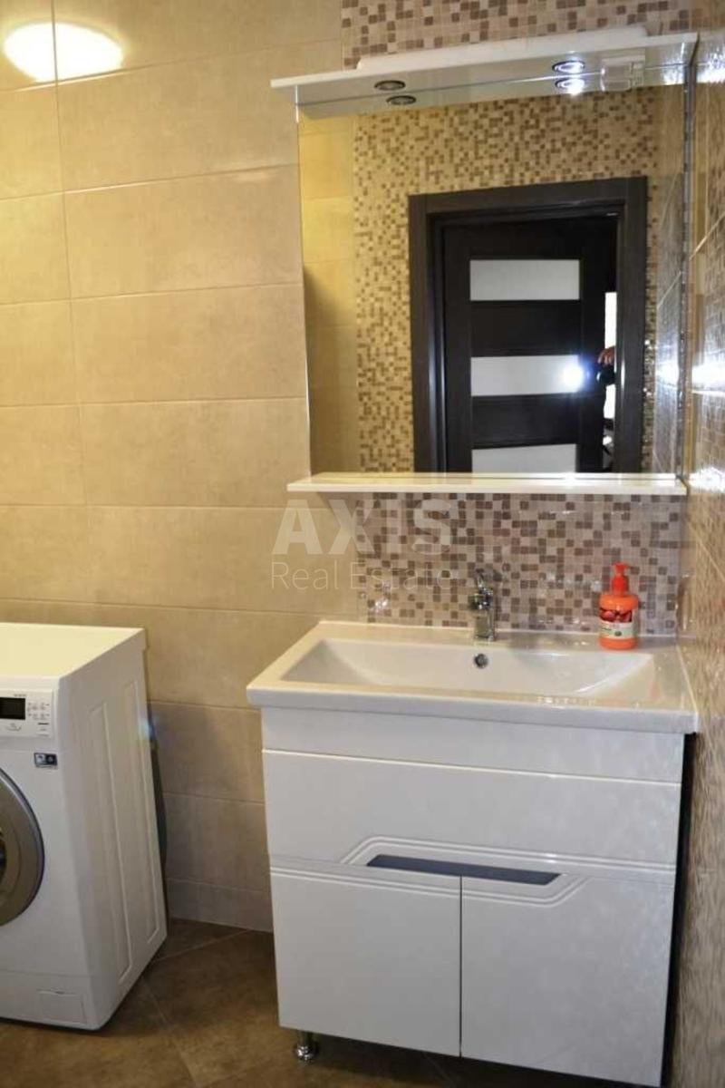 1k apartment vul. Bakyns'ka 37Д5