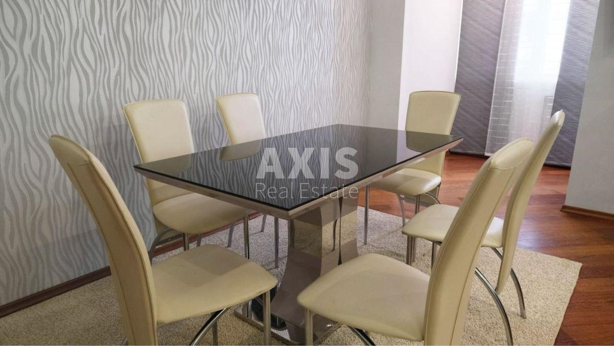 3k apartment vul. Jevgena Konoval'cja 328