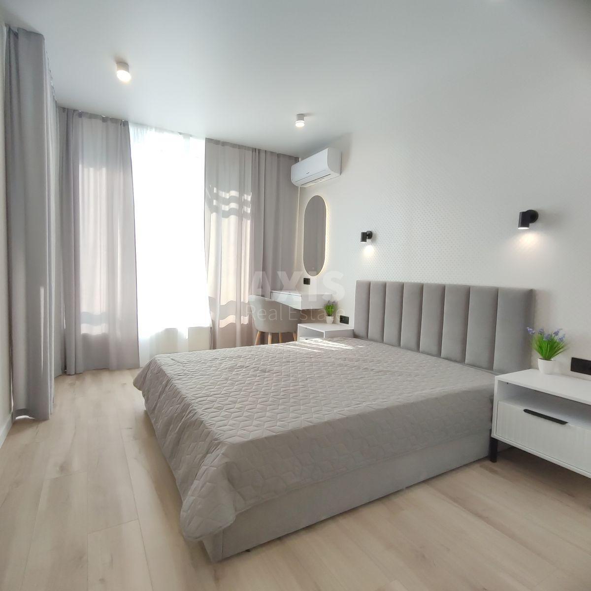 1k apartment vul. Rodyny Kristeriv 14Б3