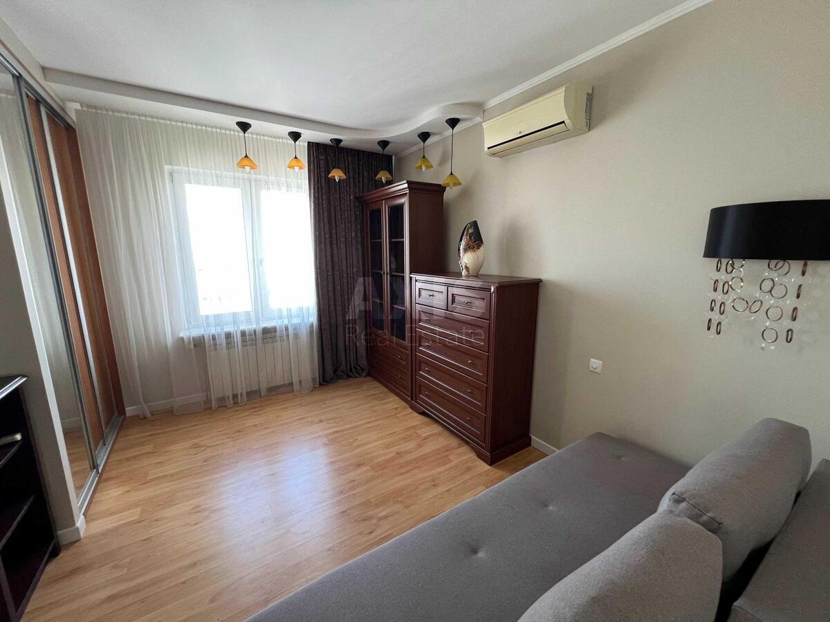 5к квартира ул. Драгоманова 15