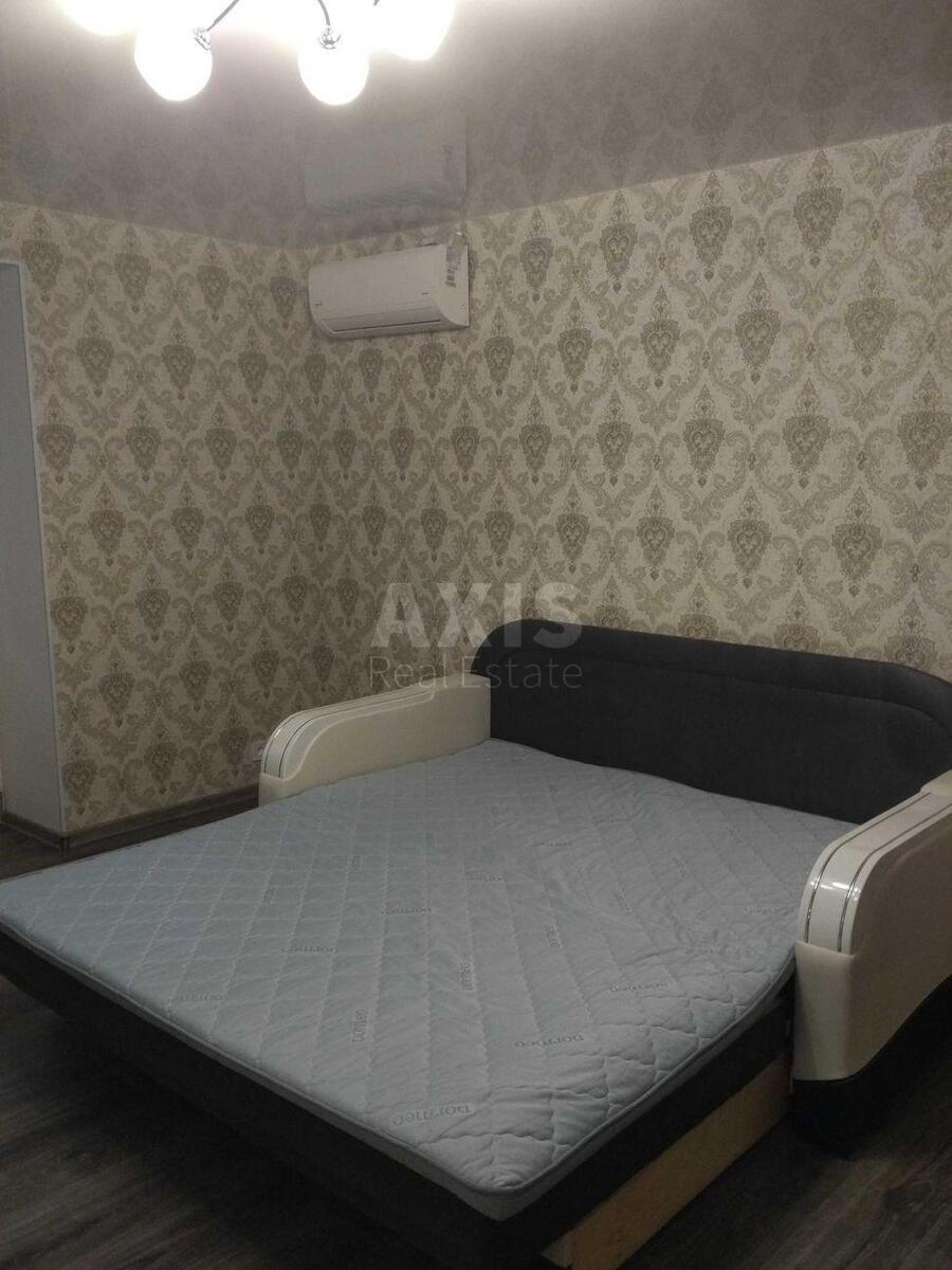 1k apartment vul. Budivel'nykiv 27А570283