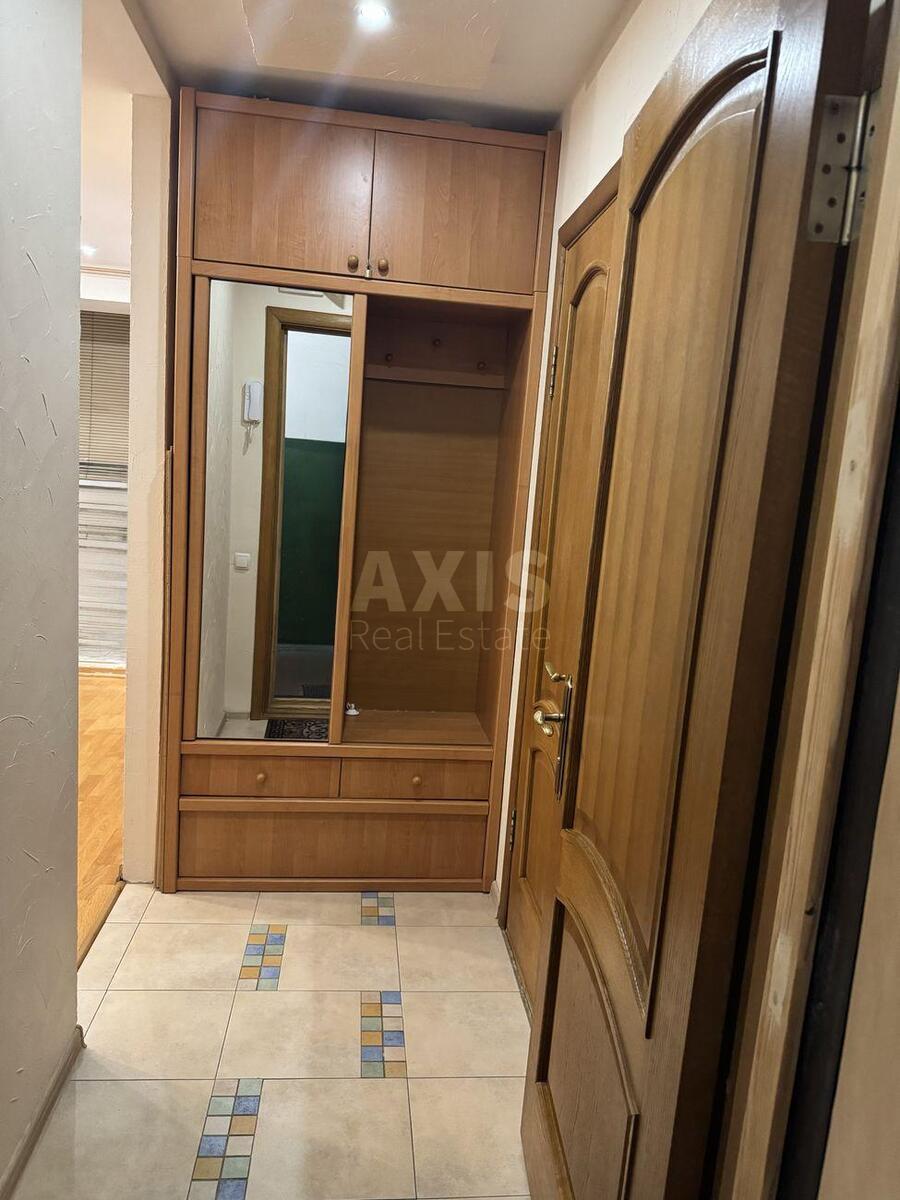 1k apartment uzv. Klovs'kyj 206141710