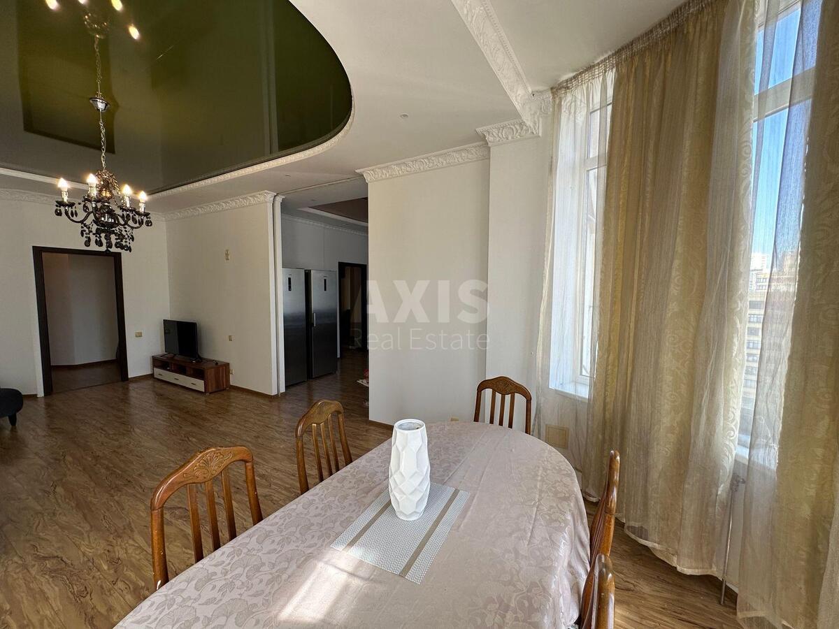 3k apartment vul. Chornovola V'jacheslava 20