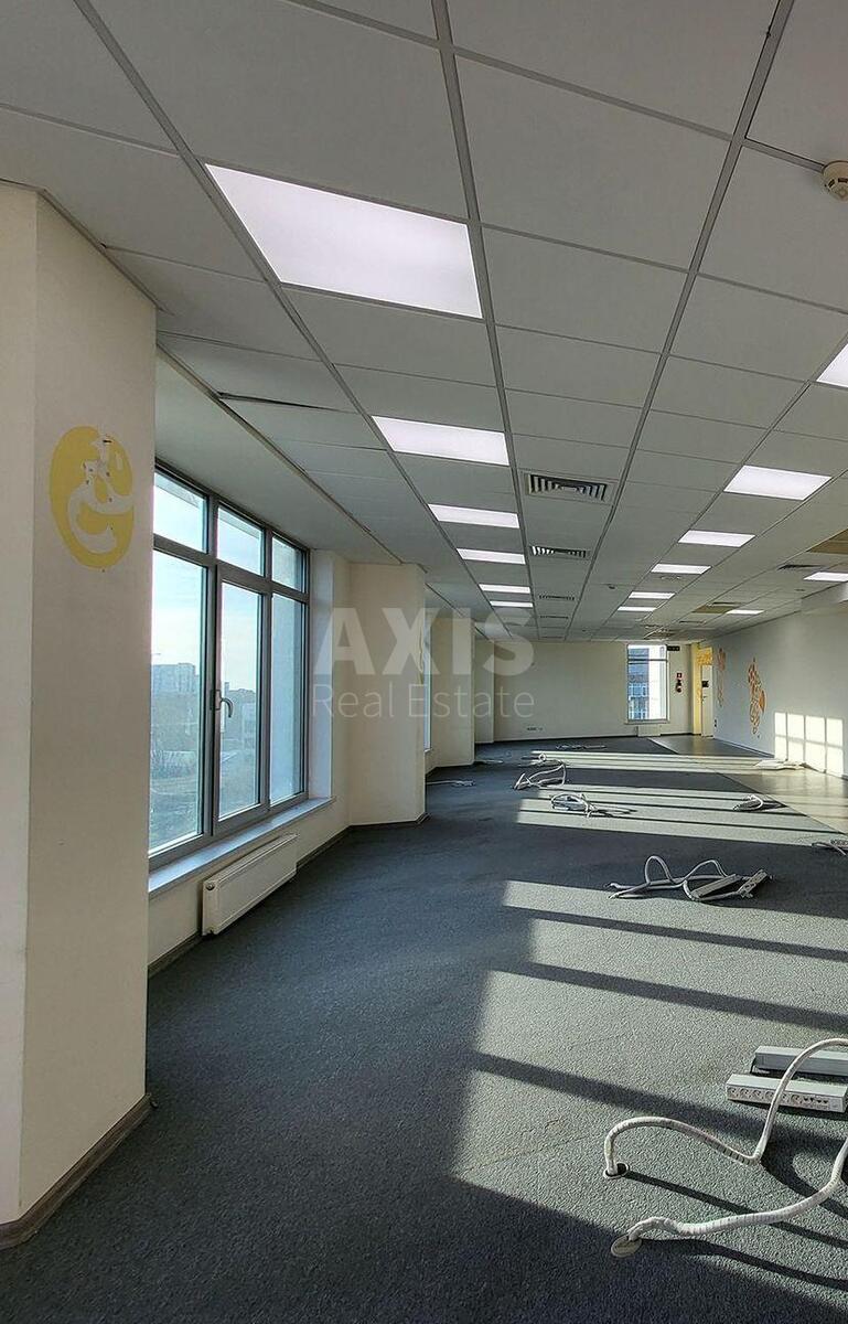 Office vul. Degtjarivs'ka 27Т, 618m2570742