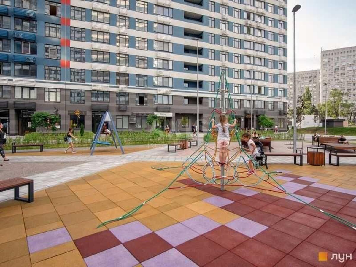 3k apartment vul. Sverstjuka Jevgena 4569208