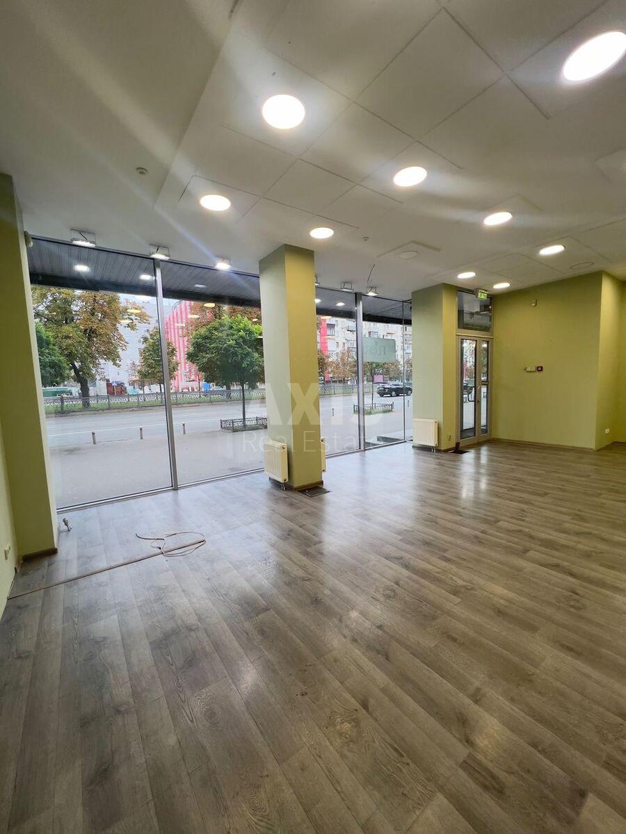 Trade object pr-t Berestejskij 3, 62m2608944