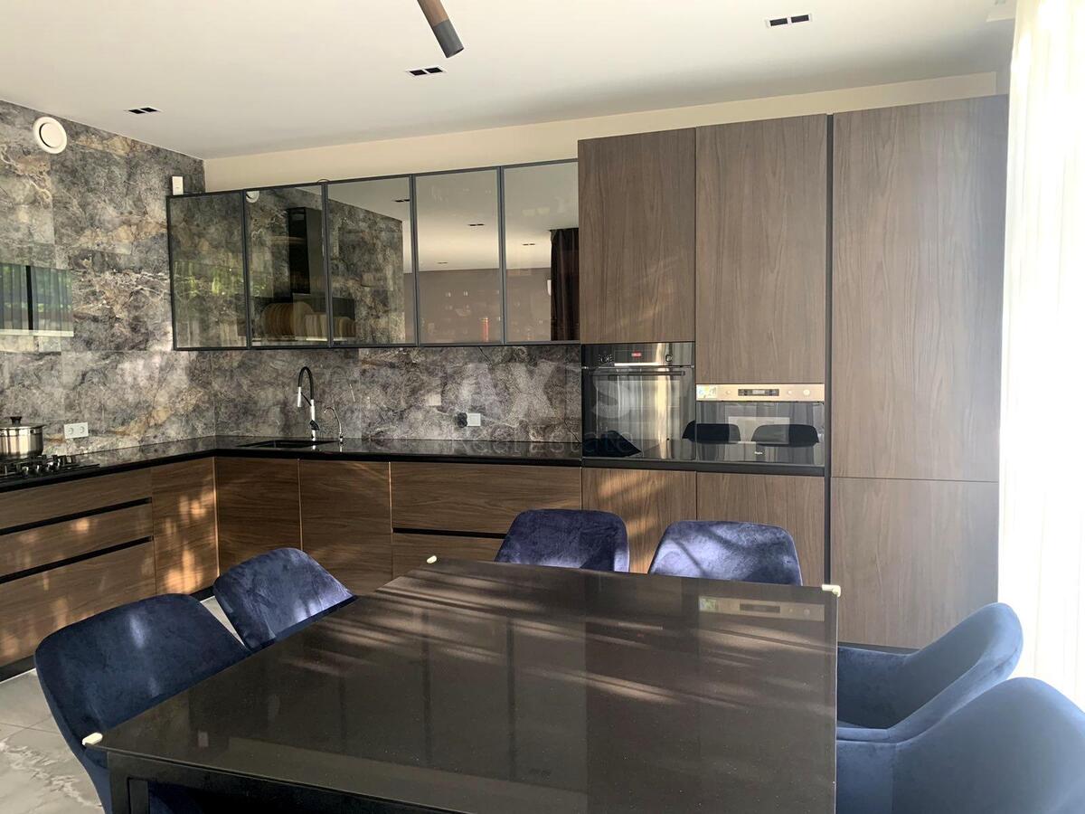 House bul. Mykoly Mikhnovskoho, 300m2, Kyiv city610392