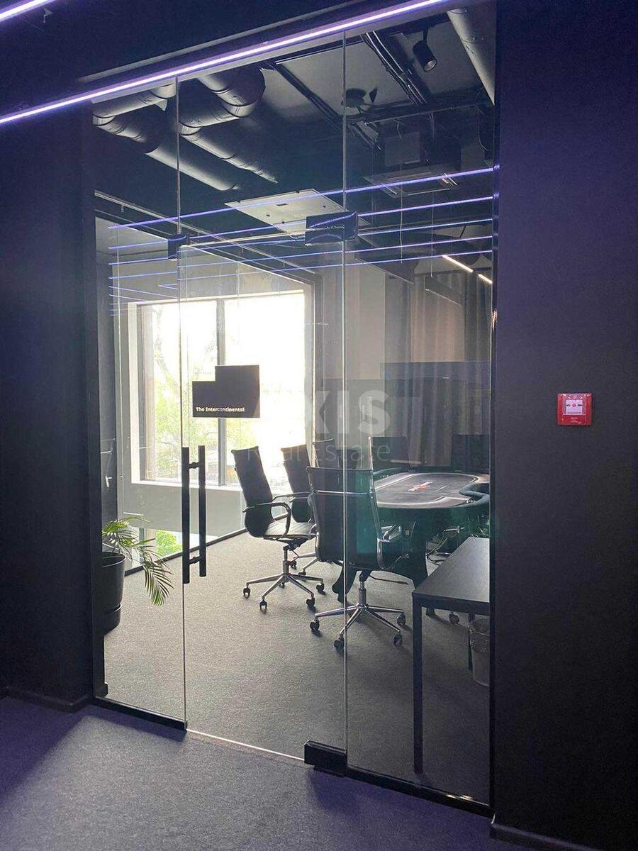 Office vul. Antonovycha 74, 680m2611959