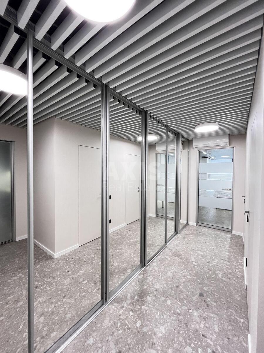 Office vul. Dragomyrova Myhajla 14А, 117m25682010