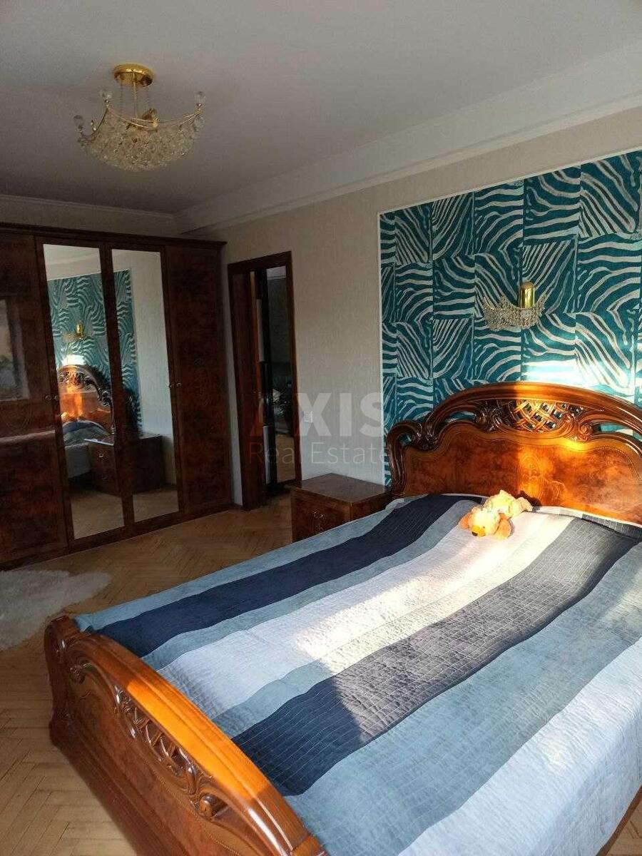 2к квартира ул. Строителей 18572068