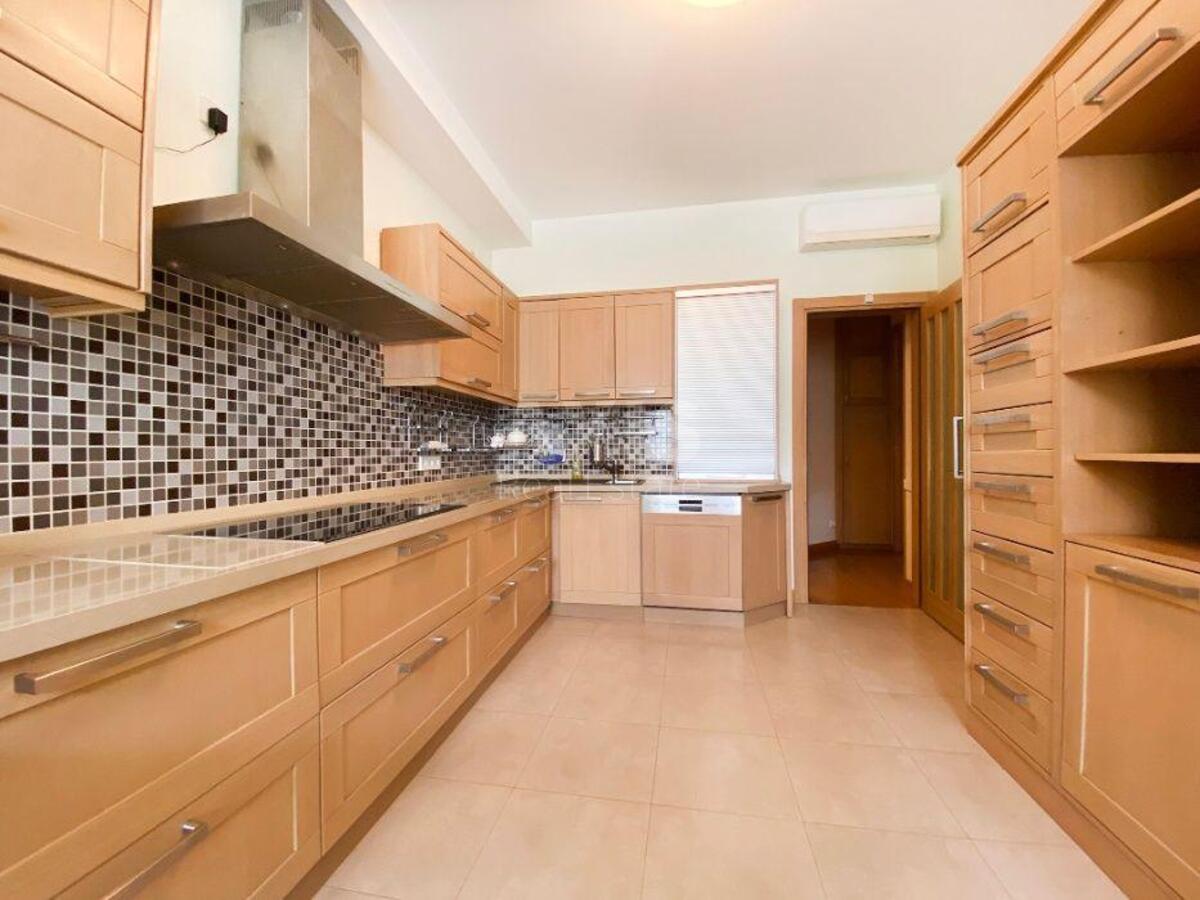 4k apartment vul. Pavlivs'ka 18