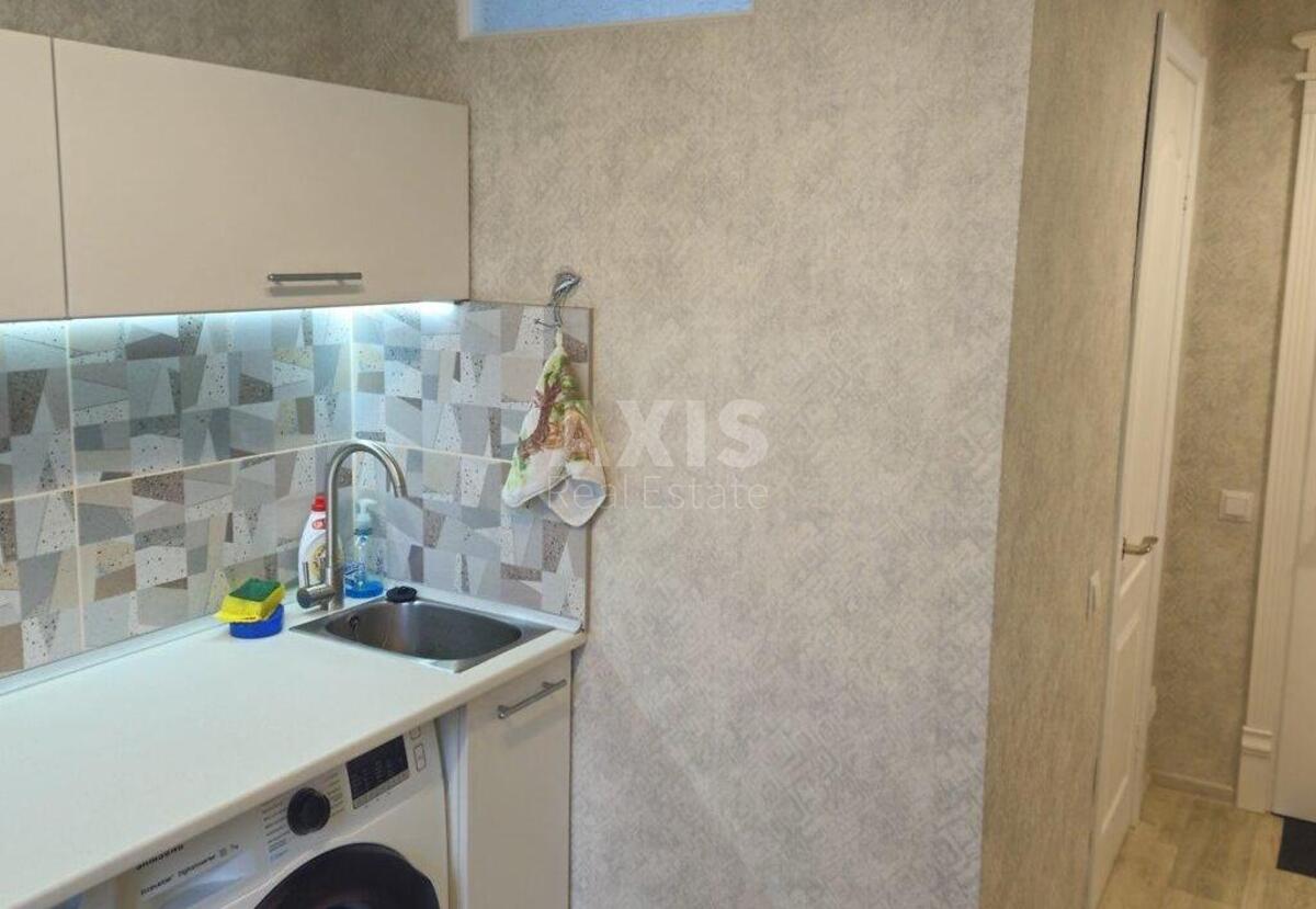1k apartment vul. Naberezhno-Korchuvats'ka 800