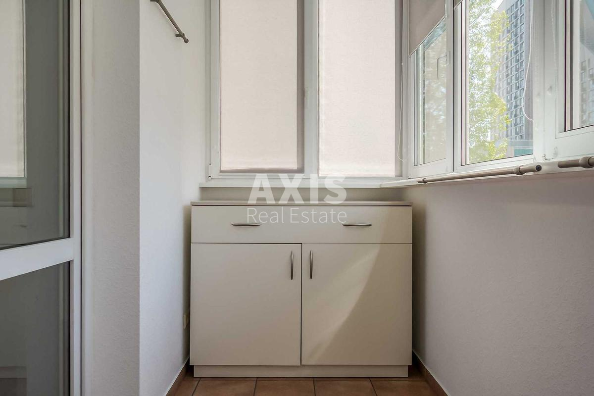 3k apartment vul. Dmytrivs'ka 4510